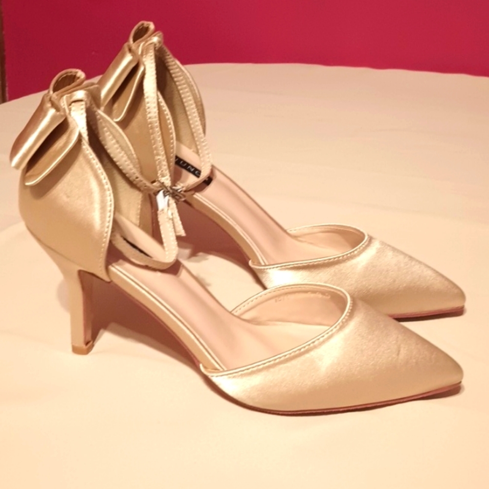 Erijunor Satin high heels